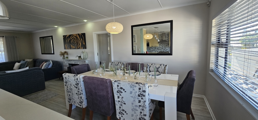 6 Bedroom Property for Sale in Gonubie Eastern Cape